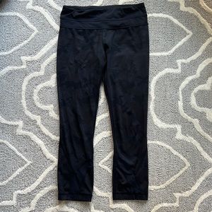 LULULEMON black camouflage leggings 25”